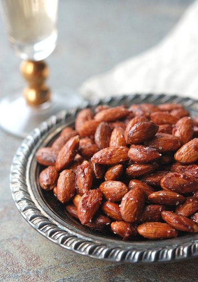 maple roasted almonds